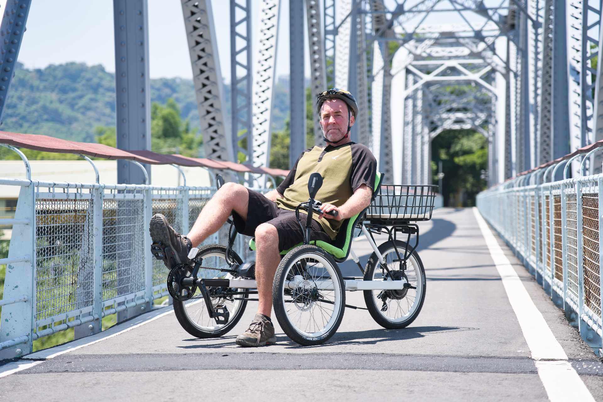 Rider seated in the ergonomic OVELOX recumbent seat